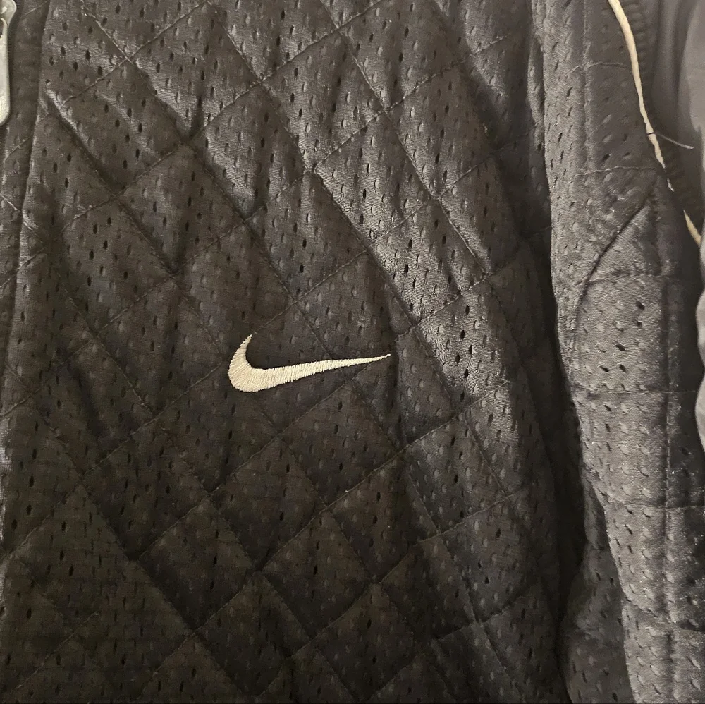 VINTAGE NIKE BLACK‎ PUFFER JACKET BIG SWOOSH JACKET COAT SZ Xl YOUTH/WM